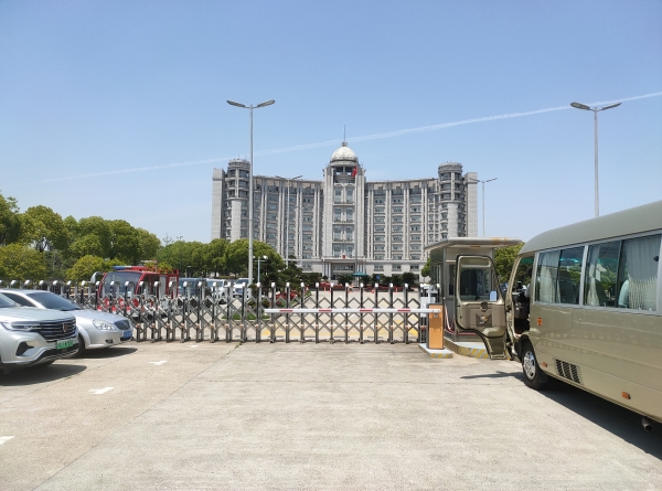 松江區政府訂購的無人值守全自動洗車機已經安裝完成
